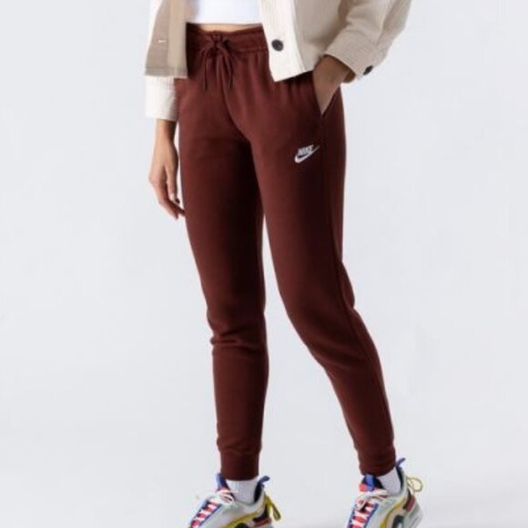 NIKE Sportswear Essentials Fleece Joggers - Picture 1 of 15